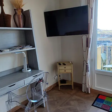 Victorine Avenue De Champagne