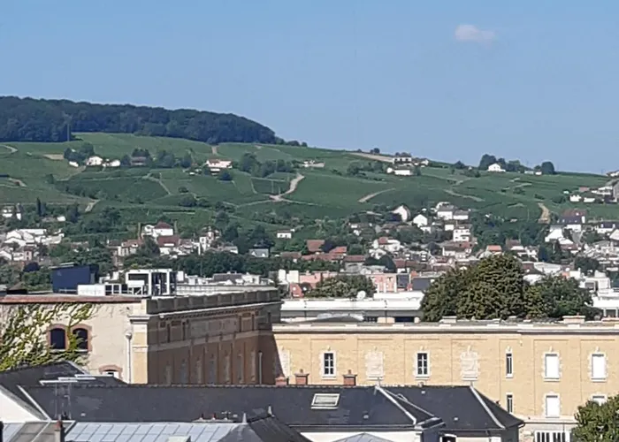 Victorine Avenue De Champagne *